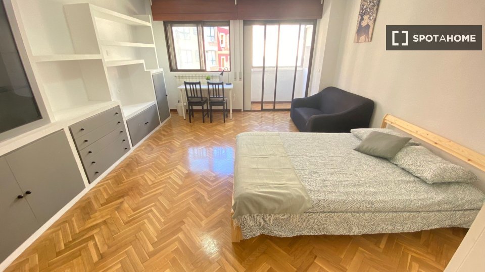 Double room Madrid, 5 beds — photo 10