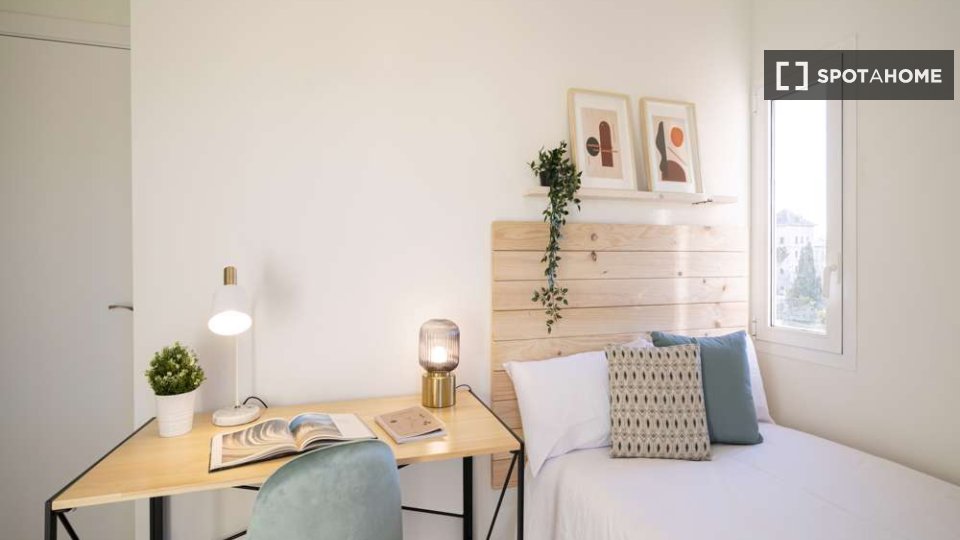 Double room Madrid, 17 beds, 560m² — photo 7
