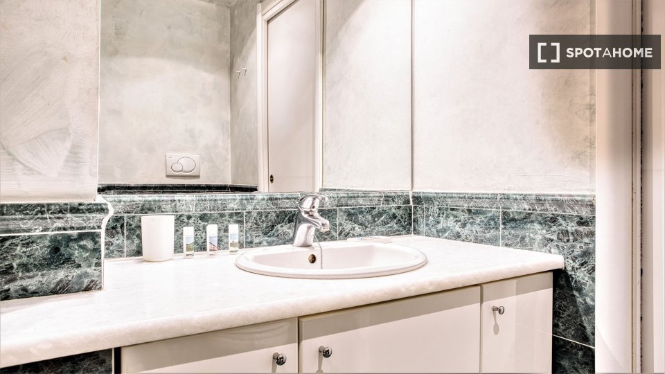 Apartment Milan, 1 bed, 53m² — photo 15