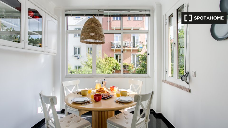 Apartment Lisbon, 2 beds — photo 2