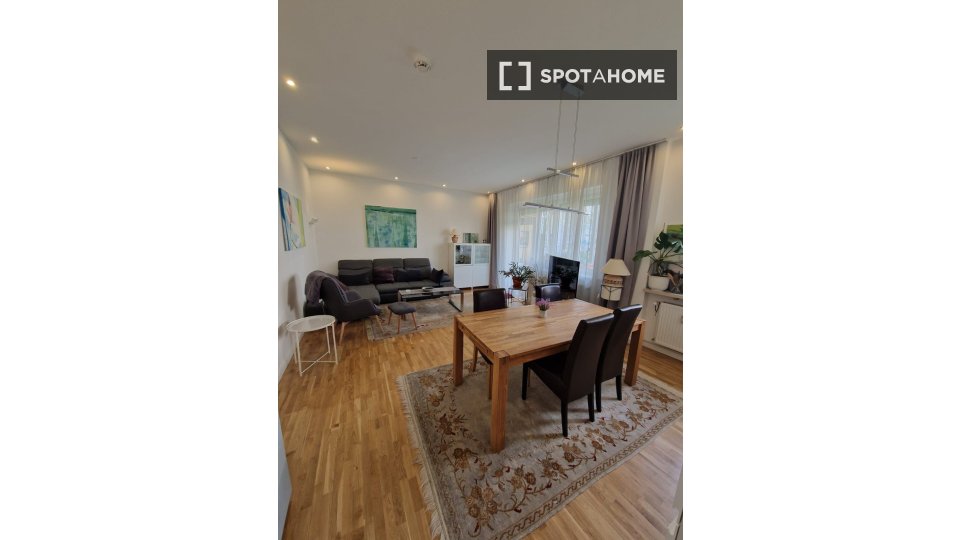 Apartment Berlin, 1 bed, 56m² — photo 2