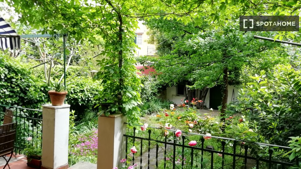 Double room Florence, 3 beds, 160m² — photo 19