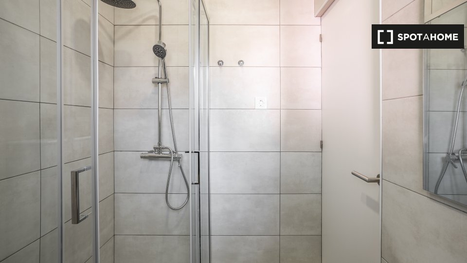 Double room Lisbon, 4 beds — photo 7