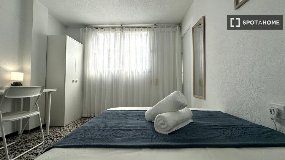 Double room Valencia, 5 beds — photo 11