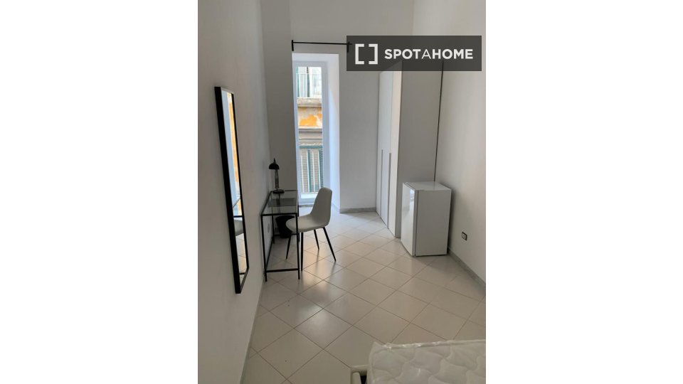 Double room Naples, 11 beds — photo 4