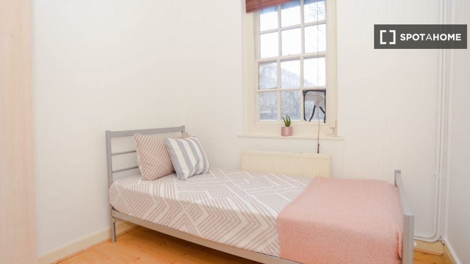 Double room London, 4 beds — photo 1