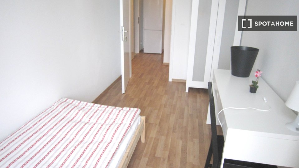 Double room Berlin, 3 beds, 43m² — photo 1