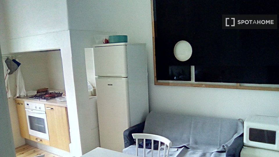 Double room Lisbon, 3 beds — photo 4