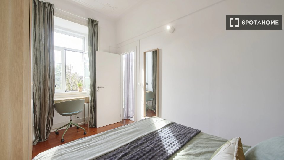Double room Lisbon, 6 beds — photo 3