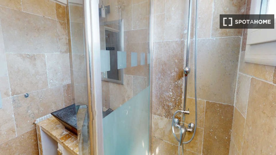Double room Montpellier, 4 beds, 90m² — photo 8