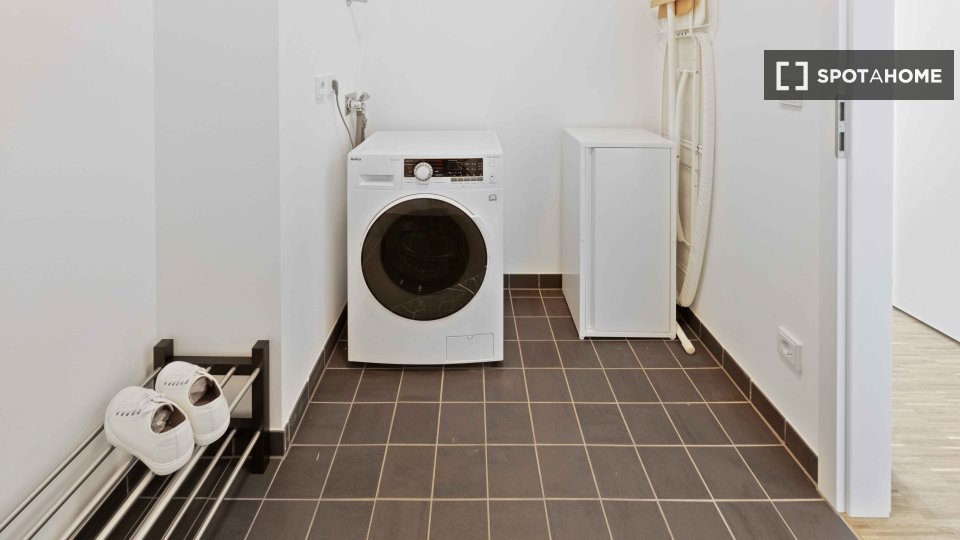 Double room Munich, 5 beds, 148m² — photo 13