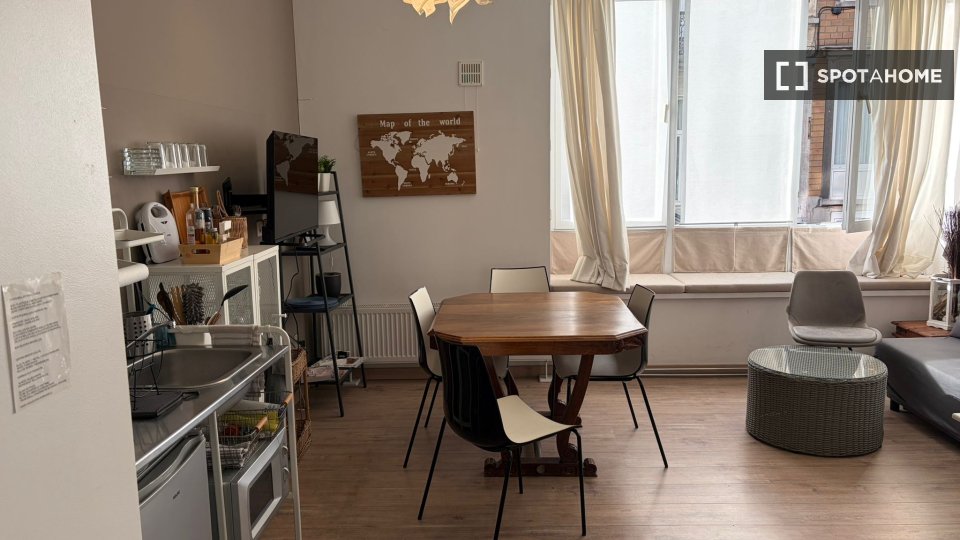 Apartment Brussels, 1 bed — photo 1