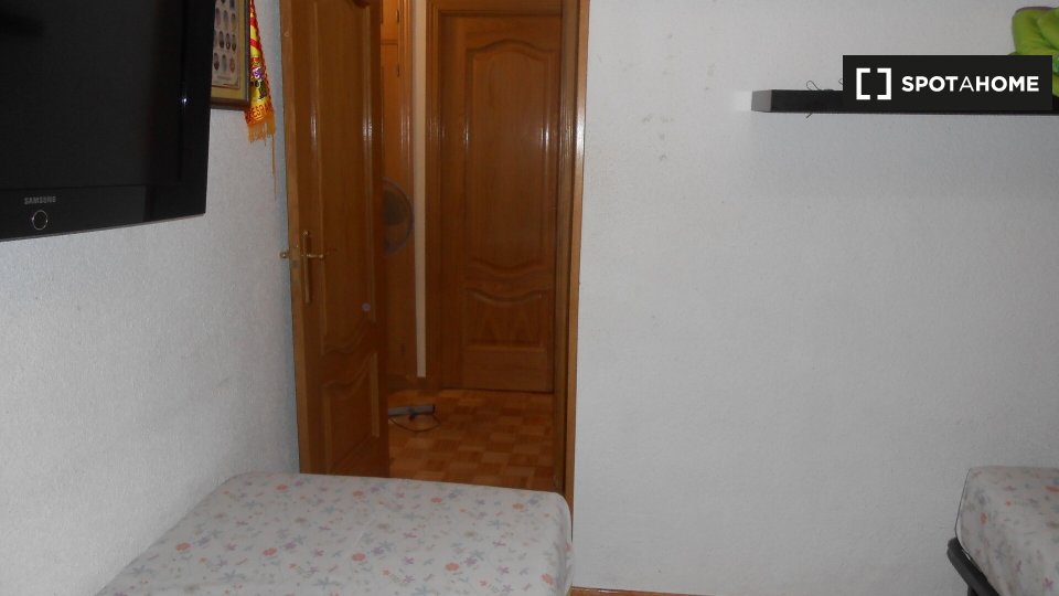 Double room Madrid, 2 beds — photo 3