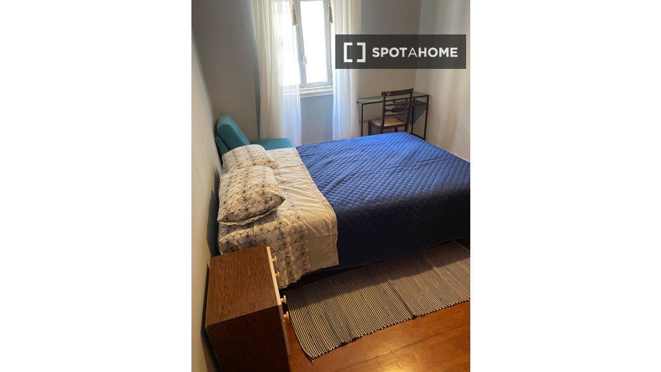 Double room Lisbon, 3 beds, 70m² — photo 18