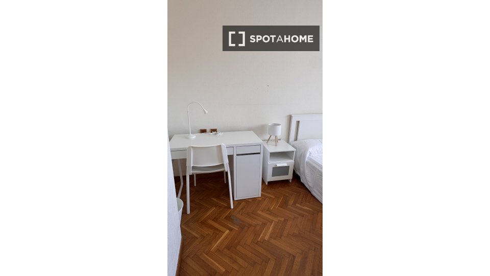 Double room Valencia, 5 beds, 240m² — photo 2
