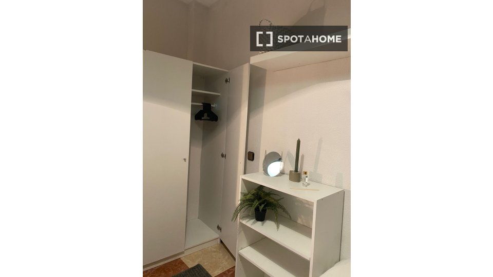 Double room Madrid, 4 beds — photo 2