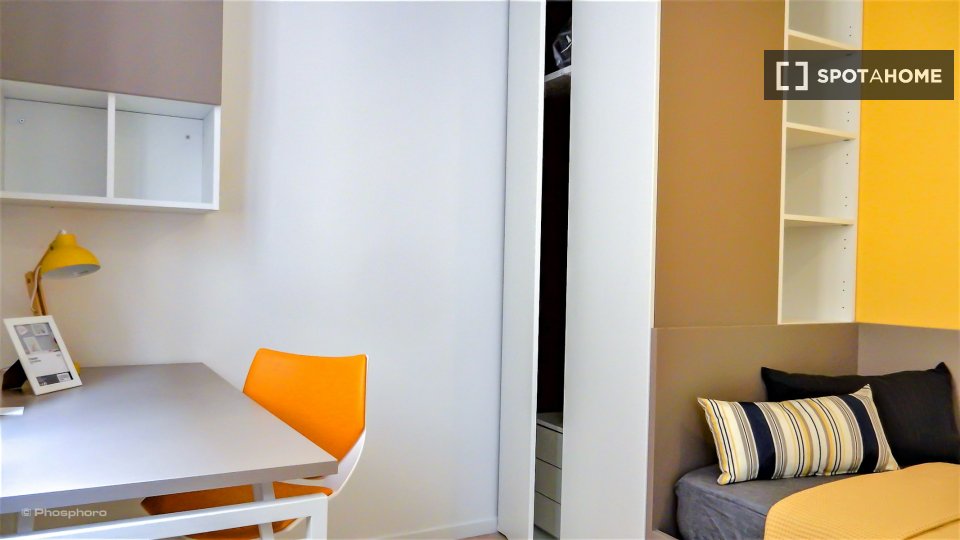 Double room Trento, 2 beds — photo 11