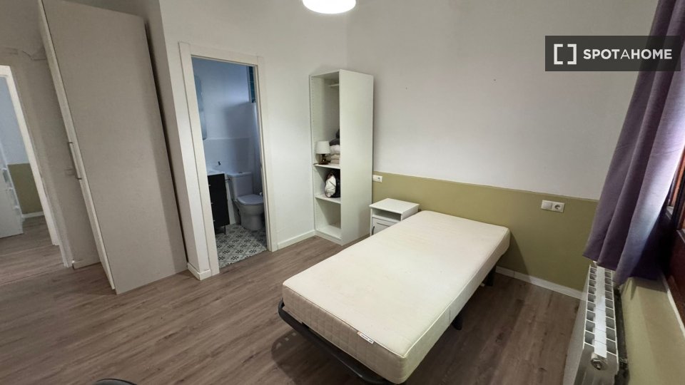 Double room Barcelona, 6 beds, 227m² — photo 18