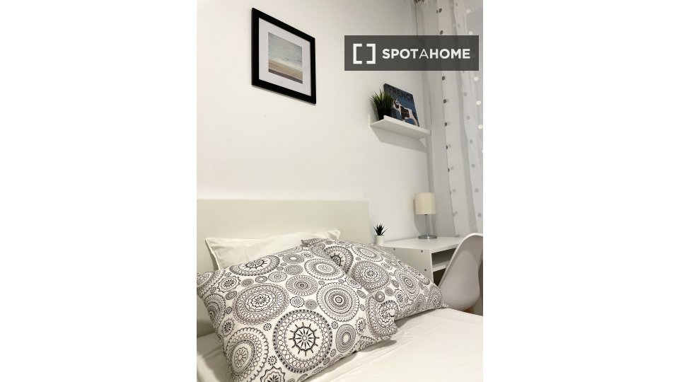 Double room Madrid, 4 beds, 100m² — photo 11