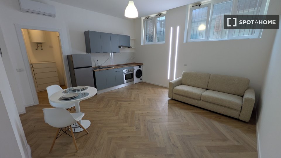 Apartment mono Milan — photo 1