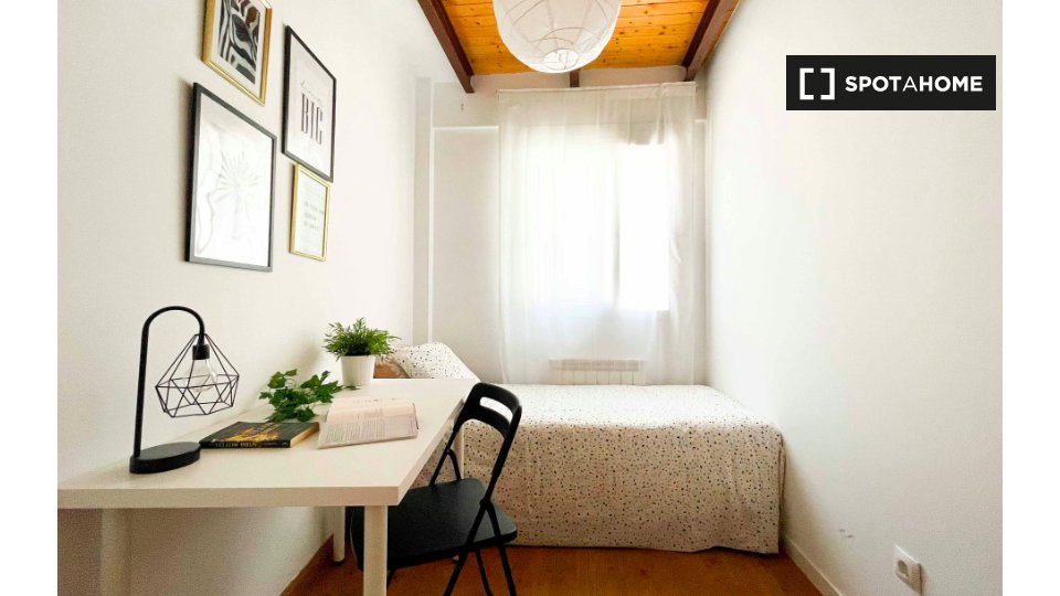 Double room Madrid, 8 beds, 180m² — photo 6