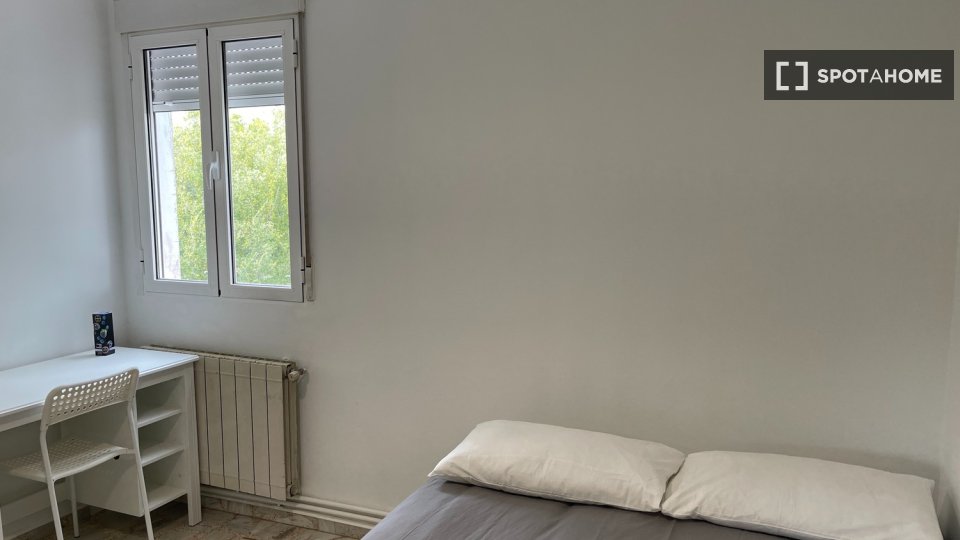 Double room Madrid, 4 beds — photo 1