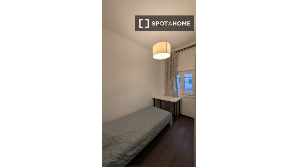 Double room Barcelona, 4 beds, 80m² — photo 11