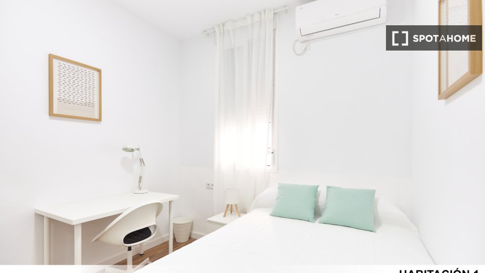 Double room Seville, 4 beds — photo 17