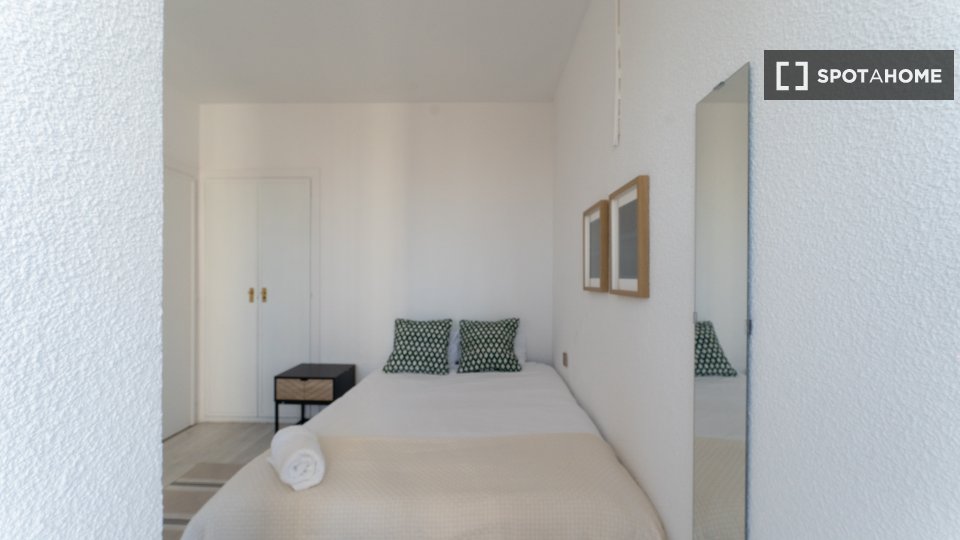 Double room Madrid, 6 beds — photo 30