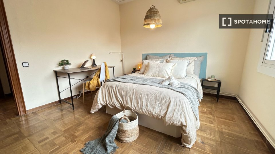 Double room Barcelona, 9 beds — photo 44