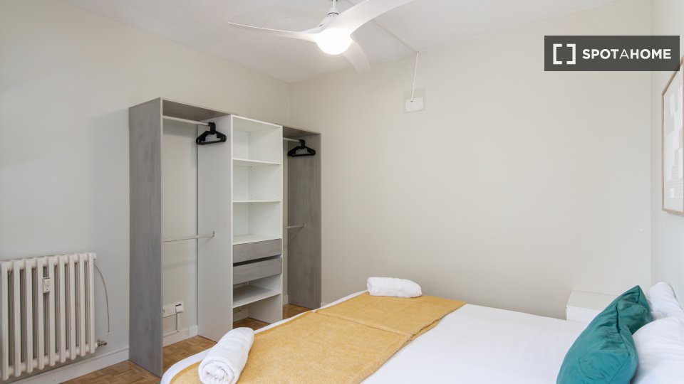 Double room Madrid, 5 beds — photo 28