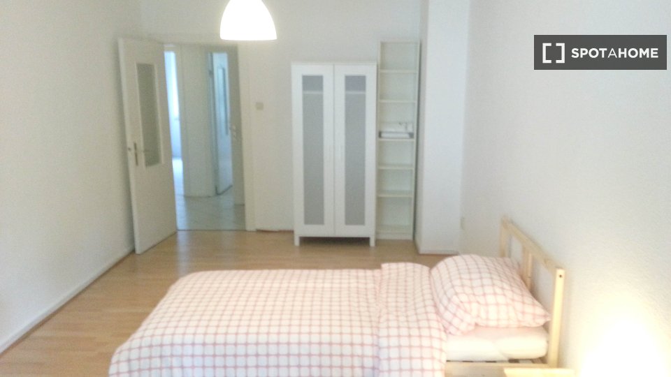 Double room Hamburg, 3 beds, 67m² — photo 4