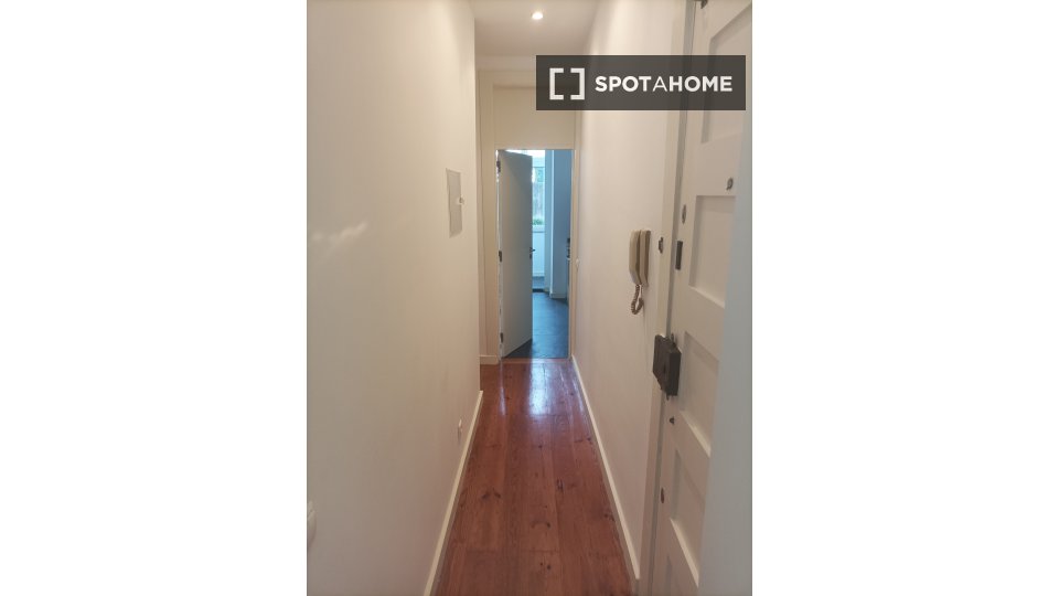 Double room Lisbon, 2 beds — photo 28