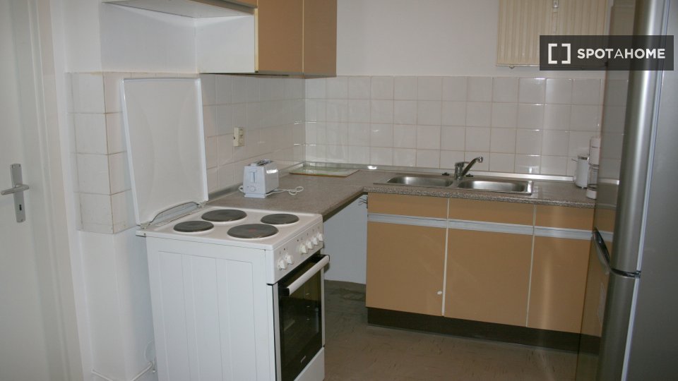 Double room Berlin, 4 beds, 81m² — photo 4