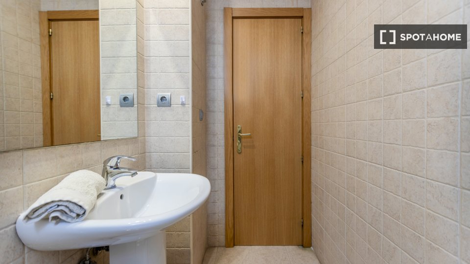 Apartment Valencia, 2 beds, 75m² — photo 36