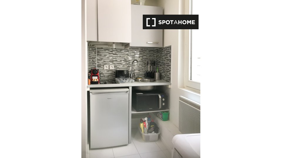 Apartment Paris, 1 bed, 18m² — photo 3