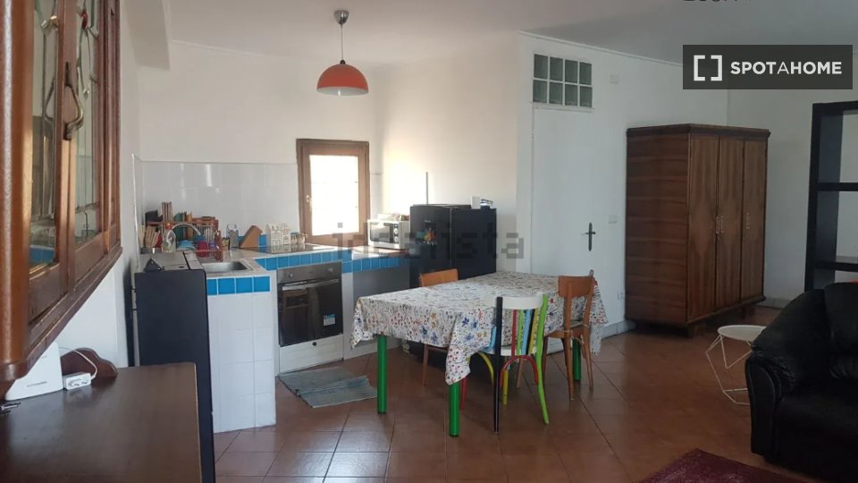 Appartamento con 1 camera da letto in affitto presso la Stazione Ferroviaria