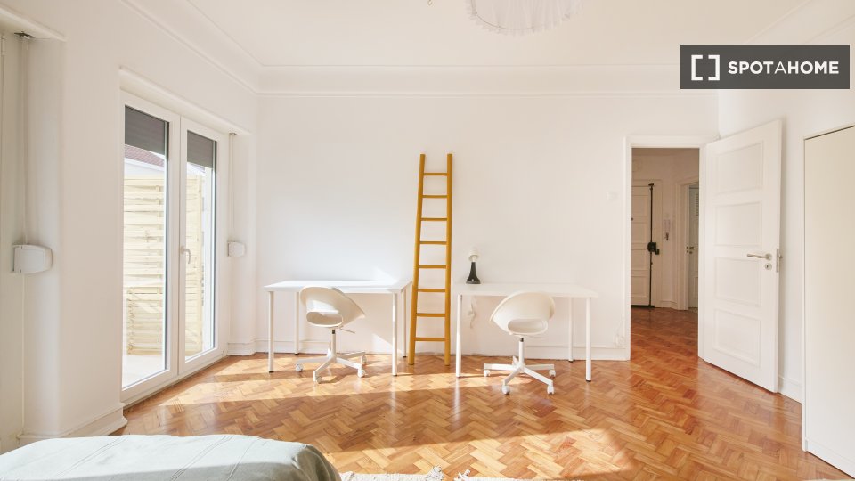 Double room Lisbon, 6 beds — photo 1