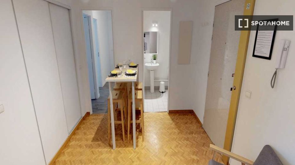 Double room Paris, 5 beds, 120m² — photo 8