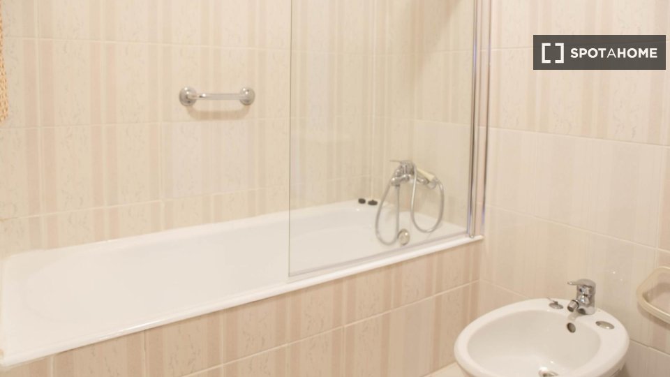 Double room Porto, 5 beds, 100m² — photo 13