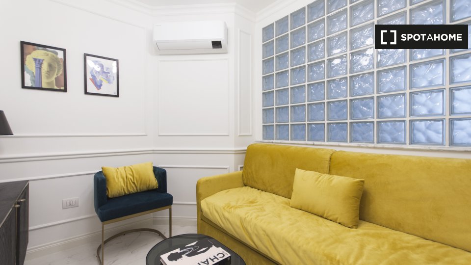 Apartment Milan, 2 beds, 62m² — photo 2