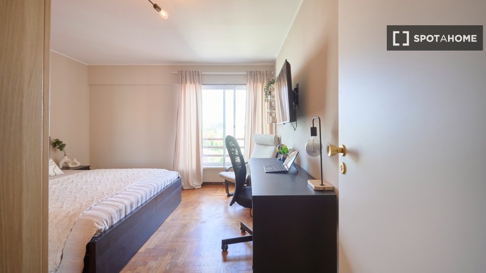 Double room Lisbon, 5 beds — photo 15