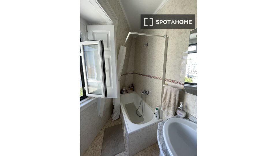 Double room Lisbon, 8 beds — photo 15