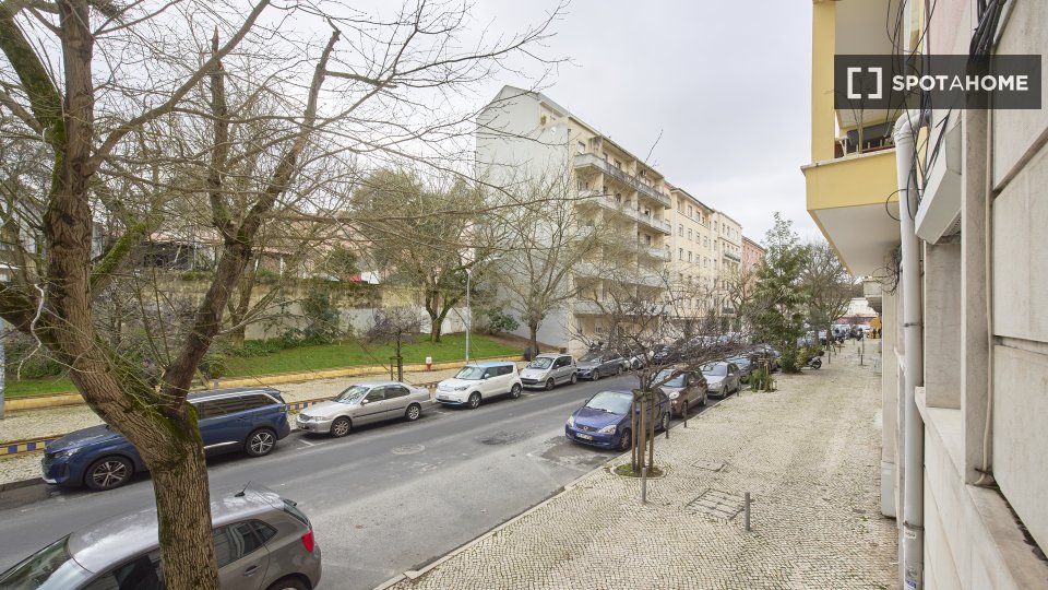 Double room Lisbon, 5 beds — photo 1
