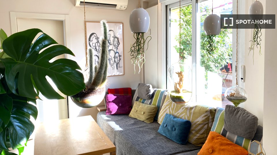 Double room Madrid, 3 beds, 9m² — photo 2