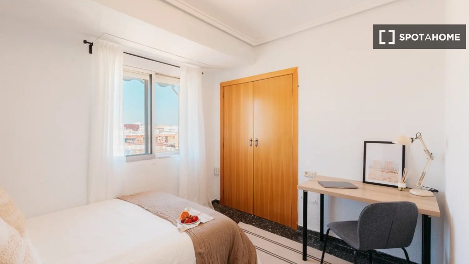 Double room Valencia, 5 beds — photo 10