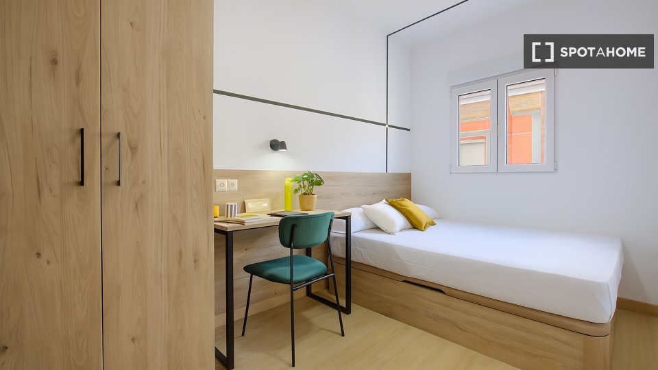 Double room Madrid, 6 beds — photo 38