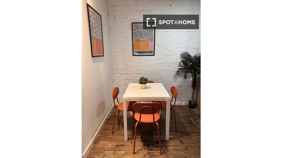 Apartment Lisbon, 2 beds, 80m² — photo 18