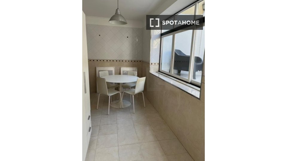 Double room Lisbon, 6 beds, 150m² — photo 15