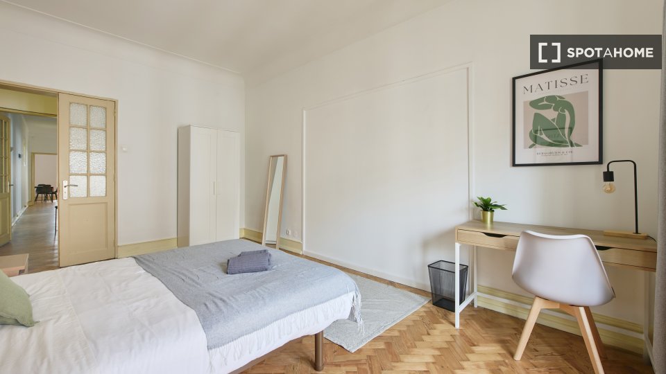 Double room Lisbon, 5 beds — photo 4